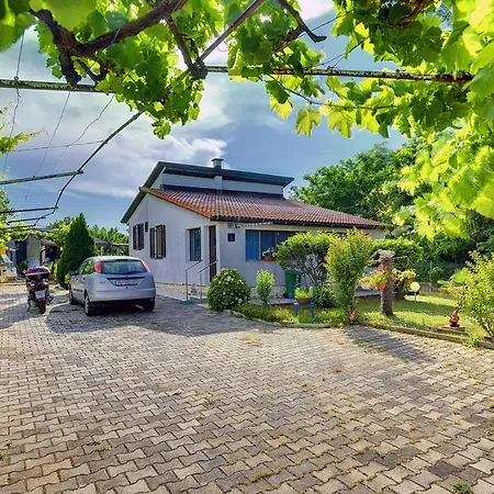 Будинок відпочинку House Silvana *